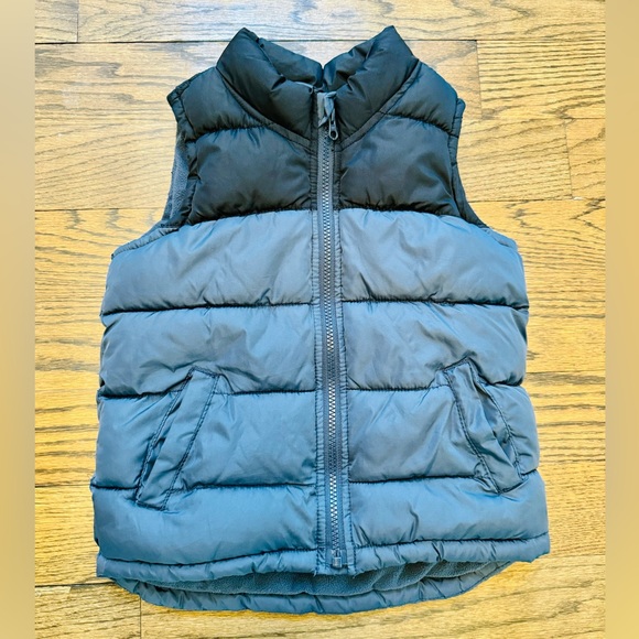 Old Navy Other - Old Navy Frost-Free grey/black colorblock puffer vest, size 5T